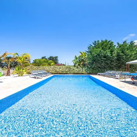Malibu Villa *