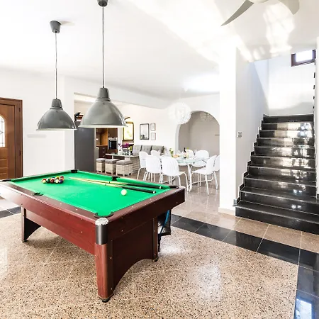 Malibu Villa Pégeia