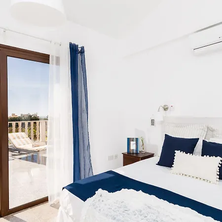 Malibu Villa *