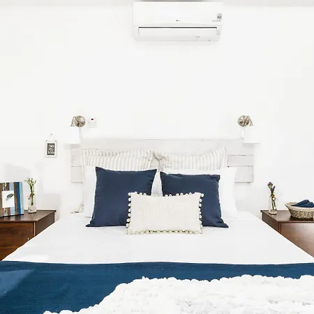 Malibu Villa Peyia